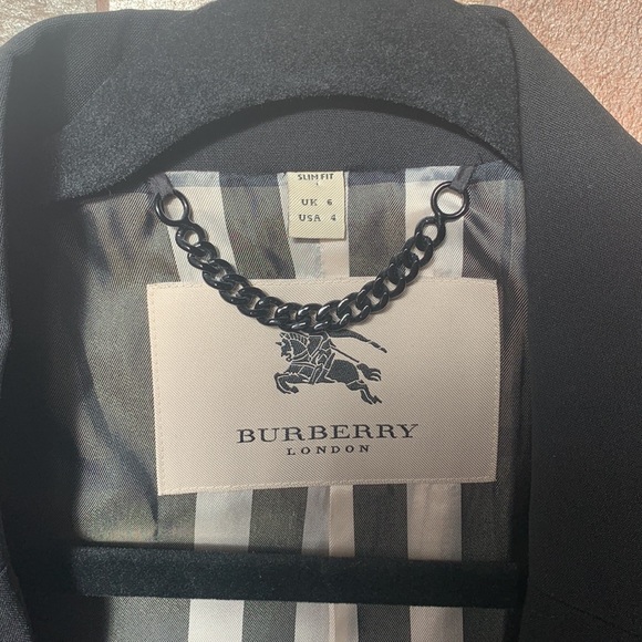 EUC Burberry black blazer size slim fit UK 6, US 4 - Picture 2 of 8